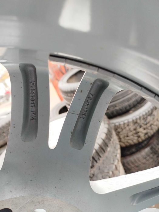 Jante Iarna Subaru  Anvelope Kumho Noi  225 60 17
