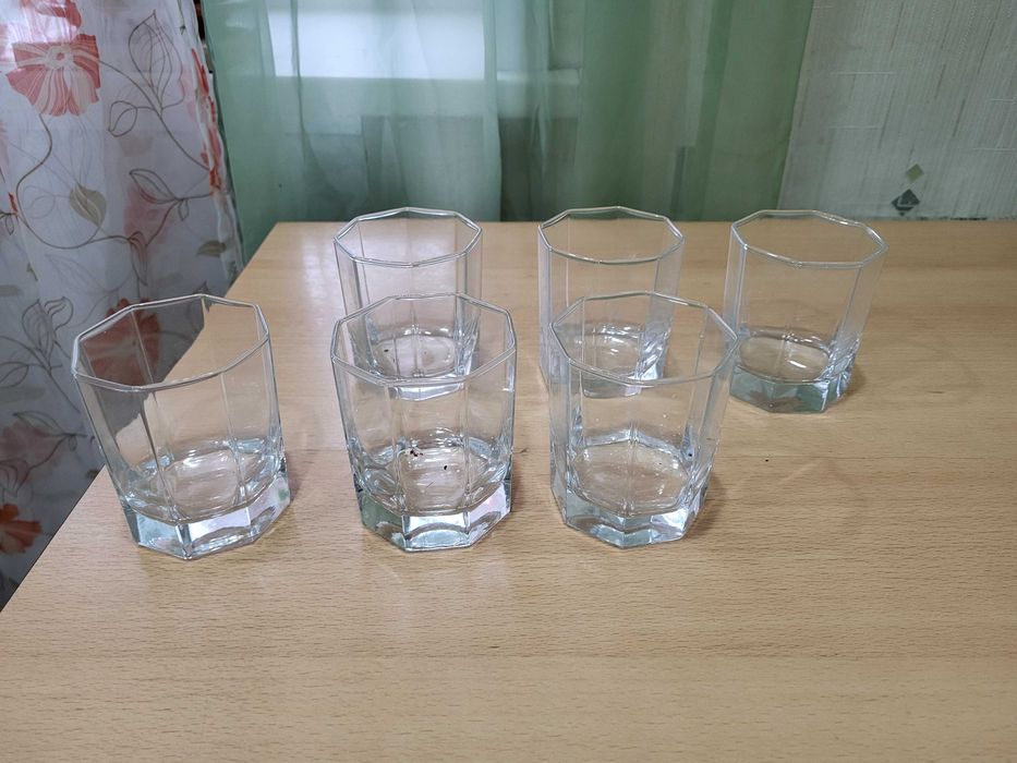 Граненые стаканы для прохладительных напитков на 6 персон