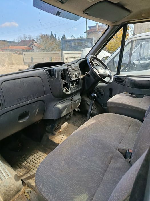 Форд Транзит цял на части