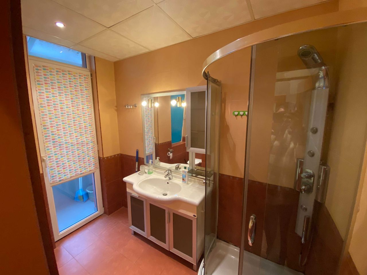 Дава се под наем Тристаен апартамент в Бургас, Център - 120 кв.м за 331.5 € - Снимка #15
