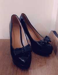 Женские туфли, чёрные