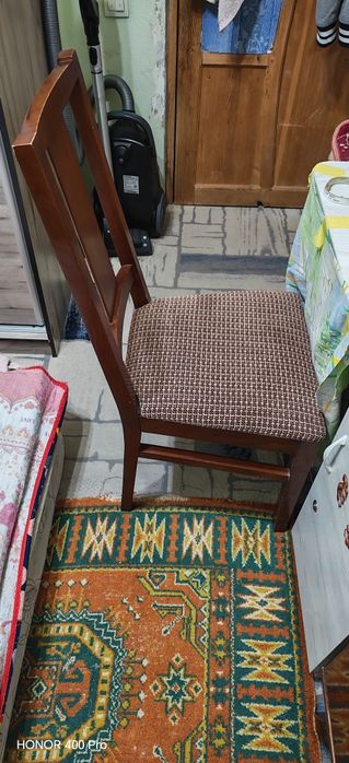 Продам деревянные стулья