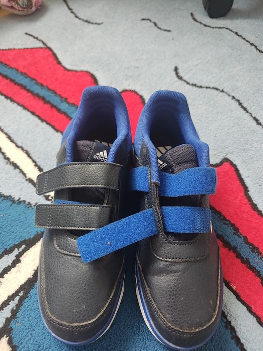 Adidași băieți mărime 38