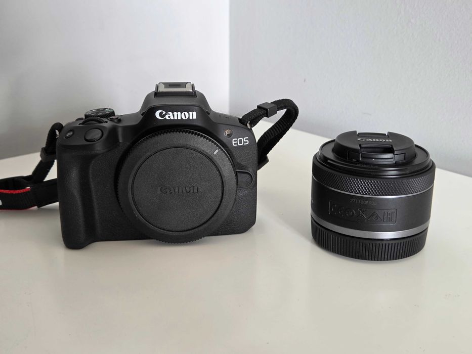 Canon EOS R50 комплект + RF 50mm f1.8, микрофон и аксесоари