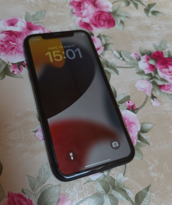 Iphone 11 ca si nou cu accesori