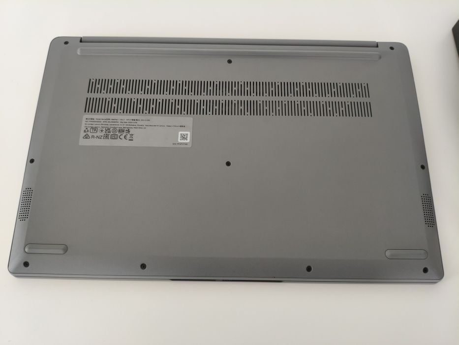 Laptop Lenovo IdeaPad 1 15IJL7 cu procesor Intel Pentium Silver N6000