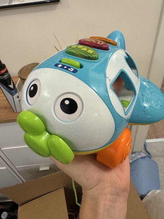 Голям кашон с играчки