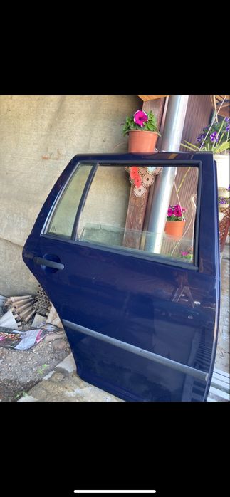 Vând ușă dreapta golf 4
