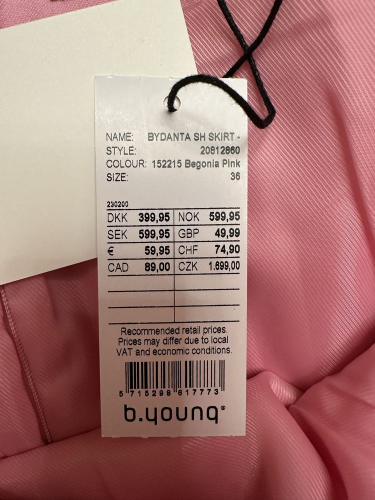 Fustă mini roz vibrantă de la b.young