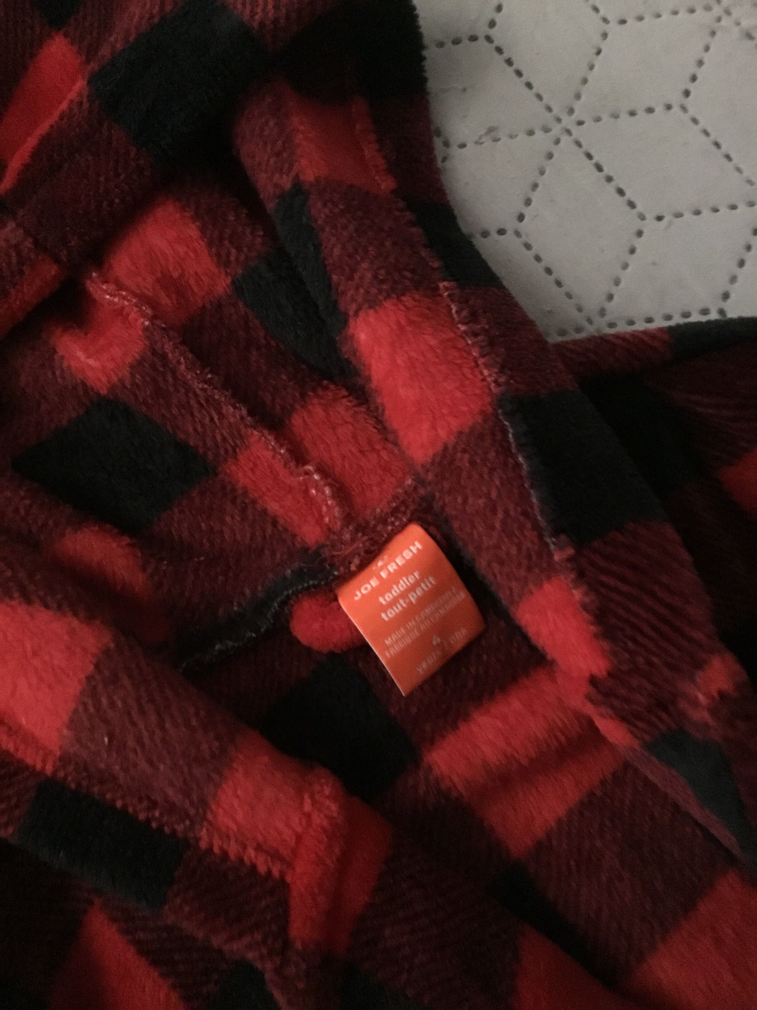 2 броя детски халати Joe Fresh 3-6г, 15лв