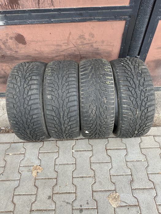 Cauciucuri iarna 225 45 17 Nokian 6mm la 100 ron buc an 2018