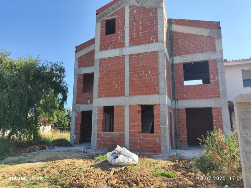 ПРОДАВА Мезонет в Паралия Офринио