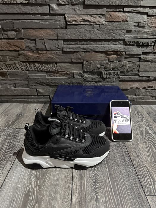 Dior b22 black and white