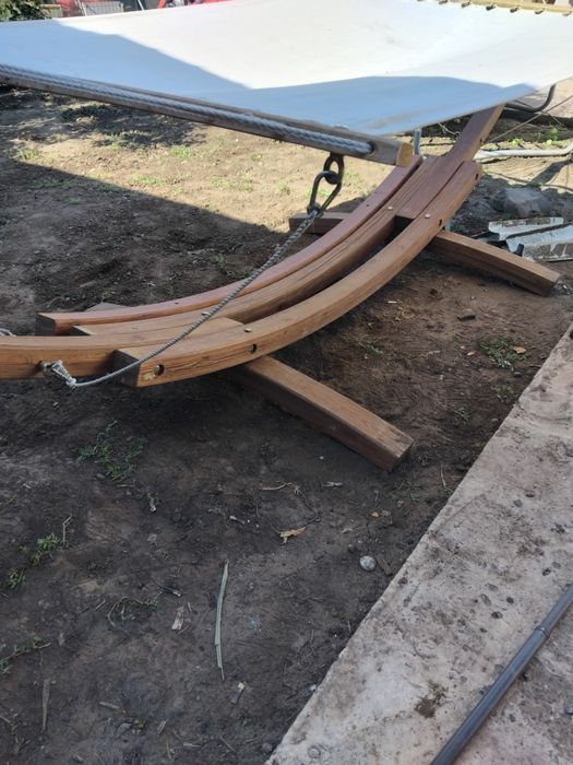 Hamac cu cadru din lemn