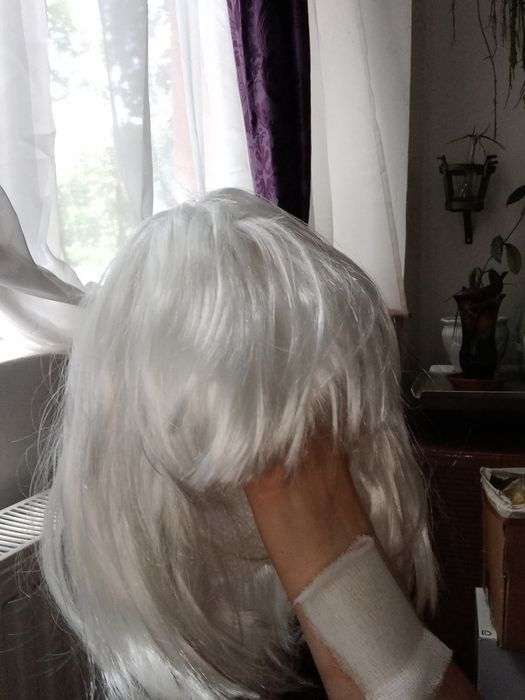 Peruci diverse culori si lungimi