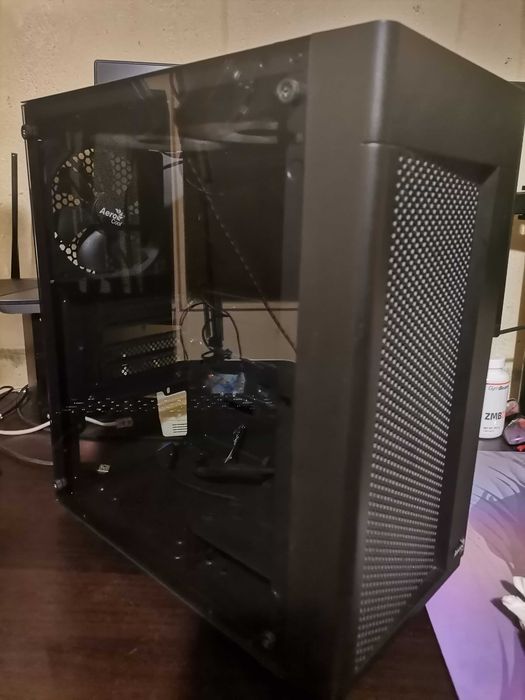 Carcasa PC Gaming Aerocool Hexform RGB MicroATX