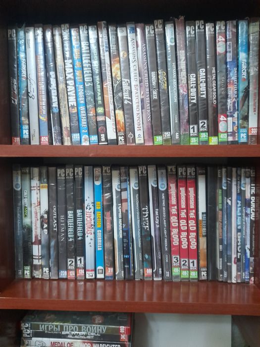 Диски с играми на пк.