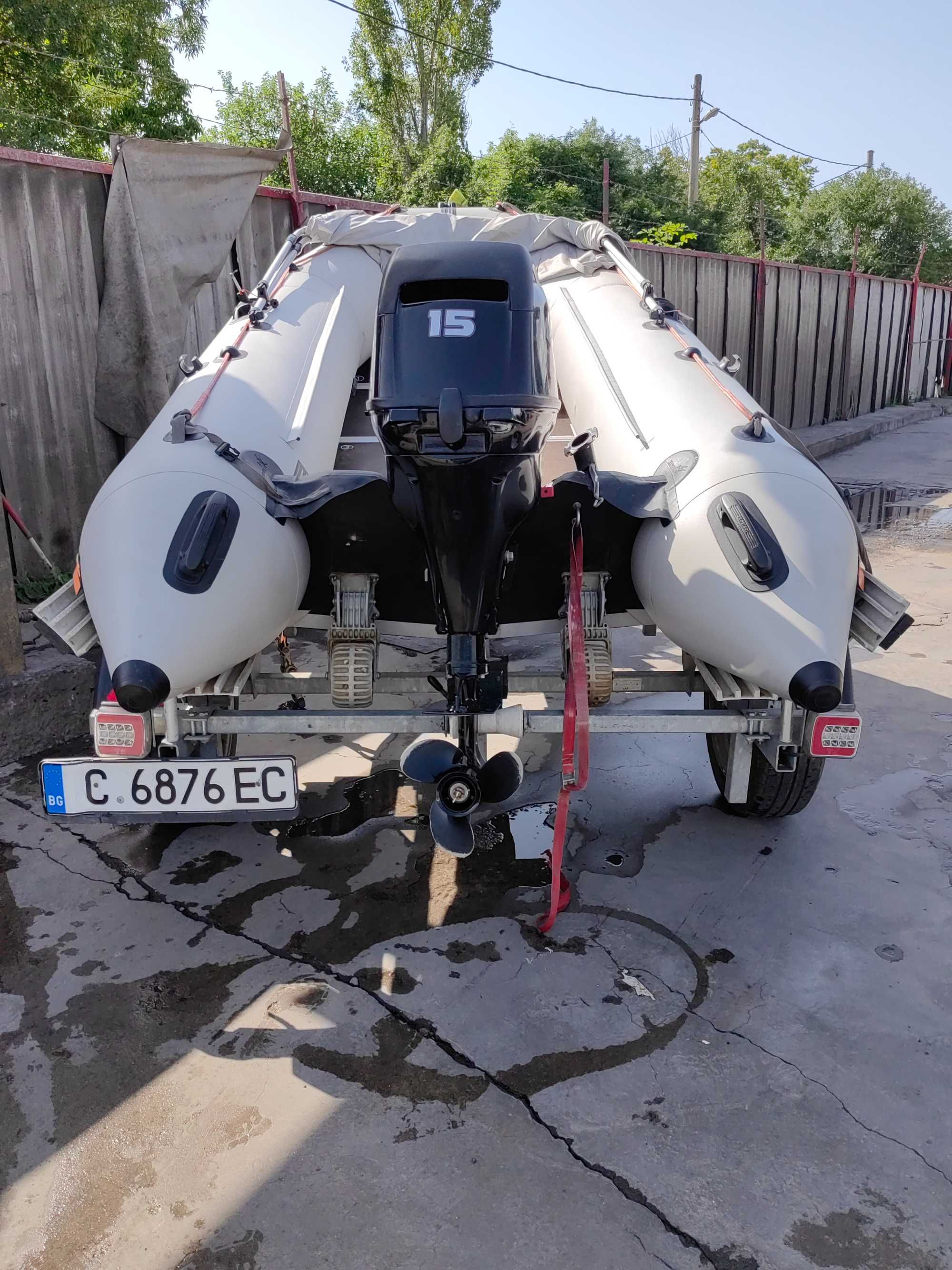 Надуваема лодка KOLIBRI KM330D + 15HP MERKYRI + колесар  5500 лв.
