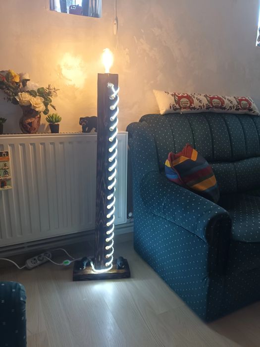 Vand veioza din radacina copac cu muschi