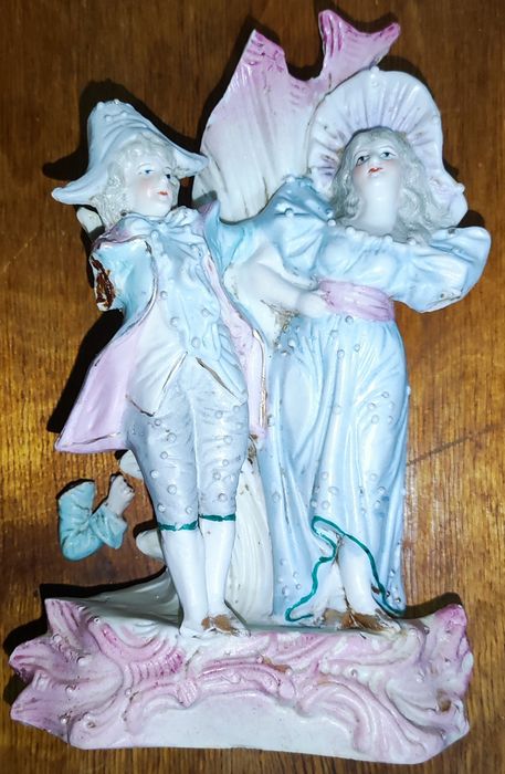 Антикварные вещи. Фарфор, бинокль, часы, фотоаппарат