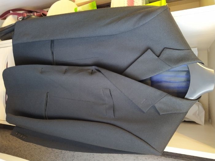 Продам мужской костюм в отличном состоянии