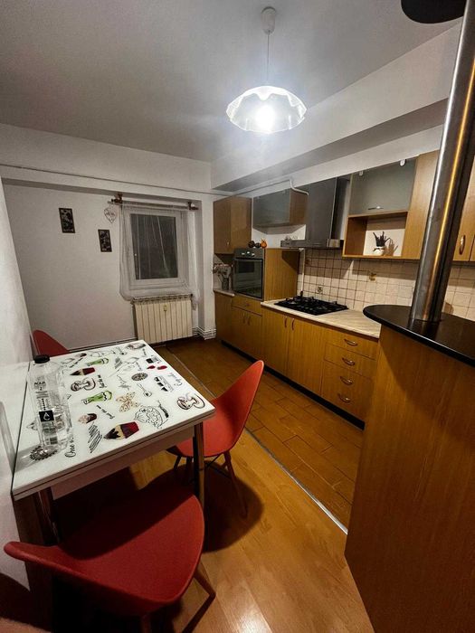 PF. Închiriez apartament 3 camere Nicolina