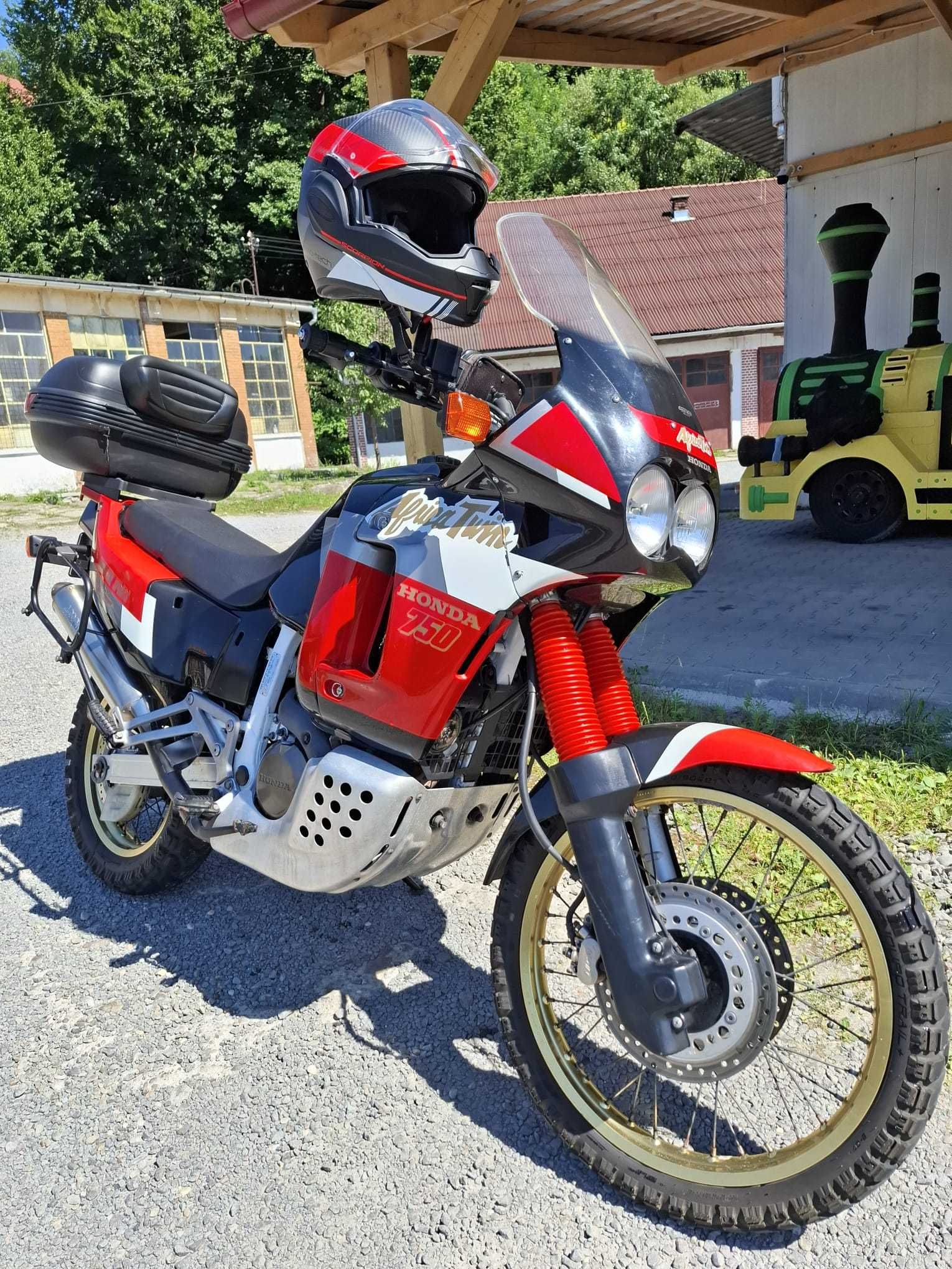 Honda Africa Twin 750 Rd04