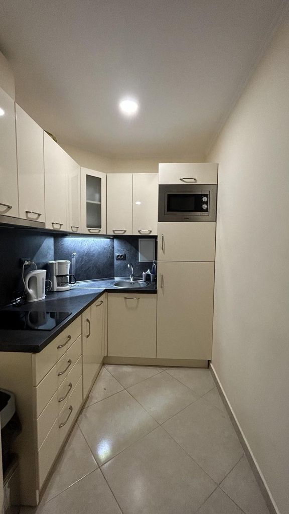 Дава се под наем Тристаен апартамент в Бургас, Сарафово - 94 кв.м за 867 € - Снимка #1