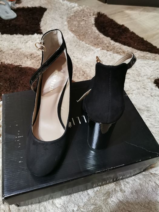 Замшевые женские туфли