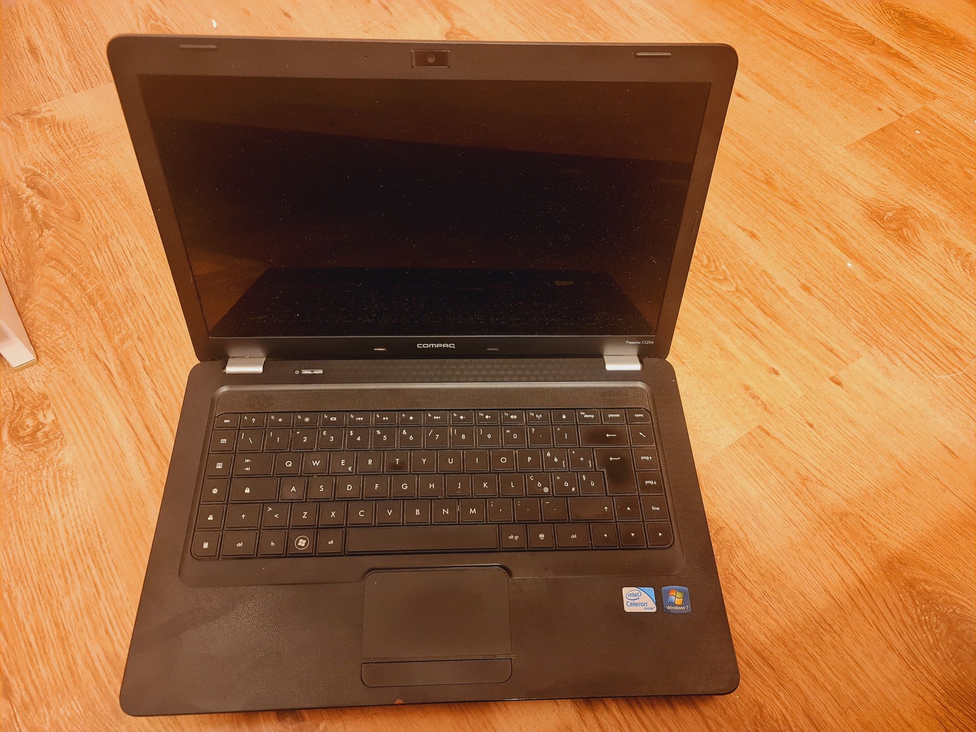 Vând laptop Compaq