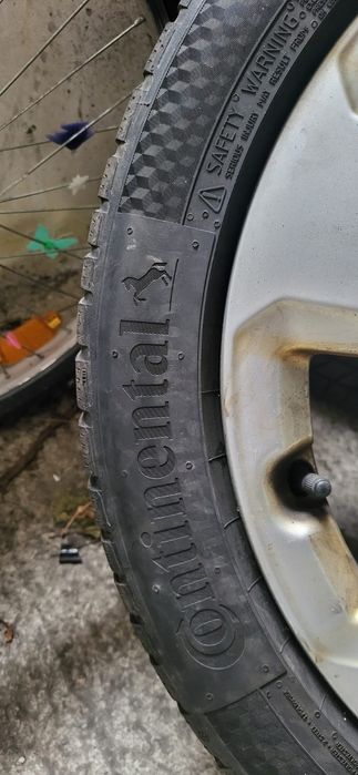 Vând 4 cauciucuri Continental +jante