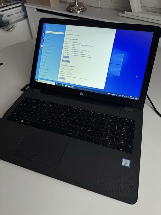 Laptop HP i5 GEN7,  8Gb RAM. SSD 256gb, 16inch FHD, baterie 2.3ore