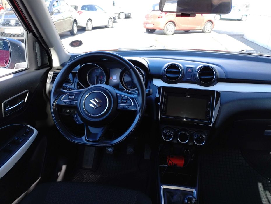 Vând Suzuki Swift 1 L Turbo Hybrid