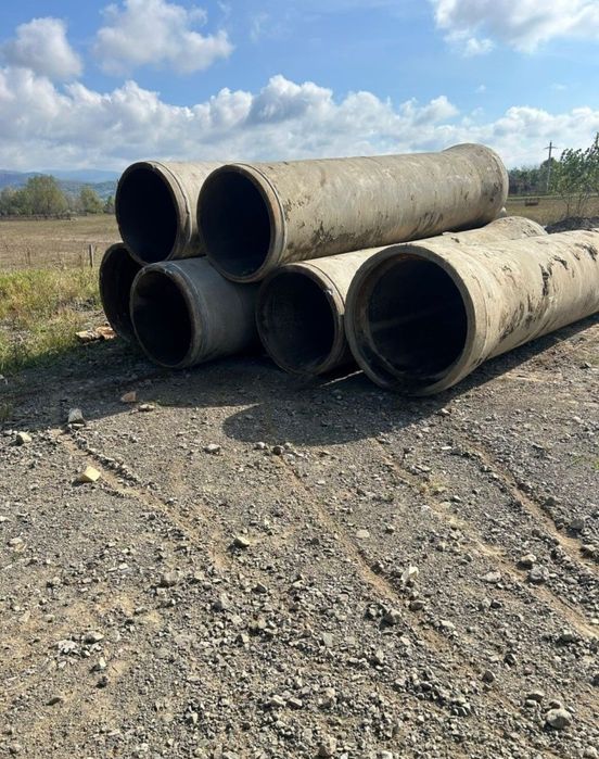 Vând tuburi din beton armat