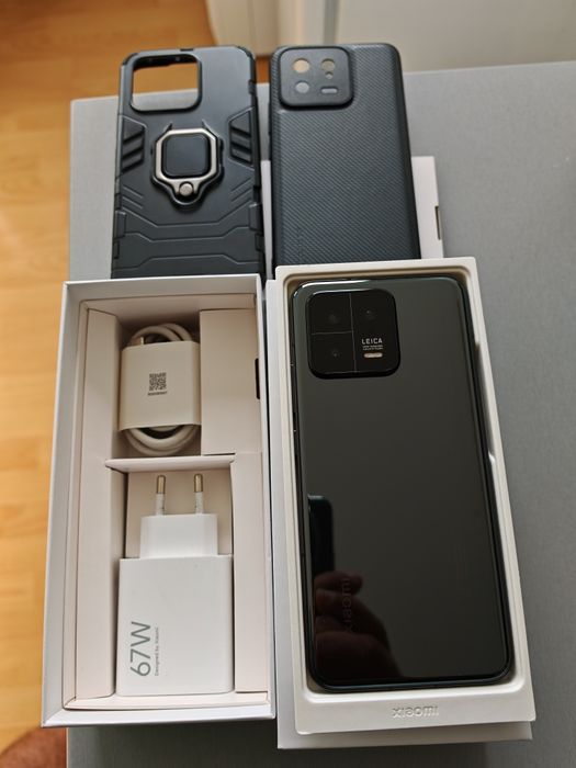 Vând Xiaomi 13 Black 256 GB