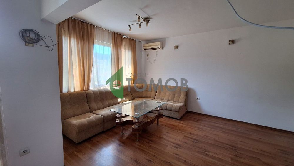 Двустаен апартамент под наем в кв. Три Чучура