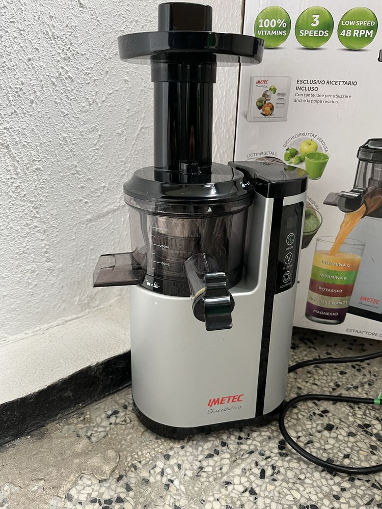 Бавна Сокоизстисквачка Imetec Succo Vivo Compact SJ700, 150W, Сок!