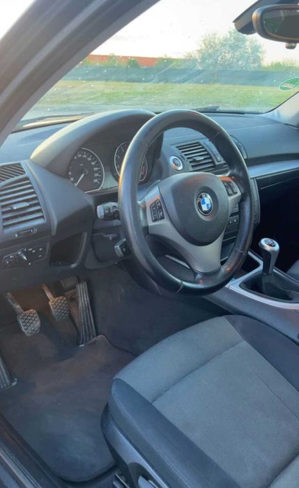 Vând bmw seria 1 , masina se poate vedea in Craiova