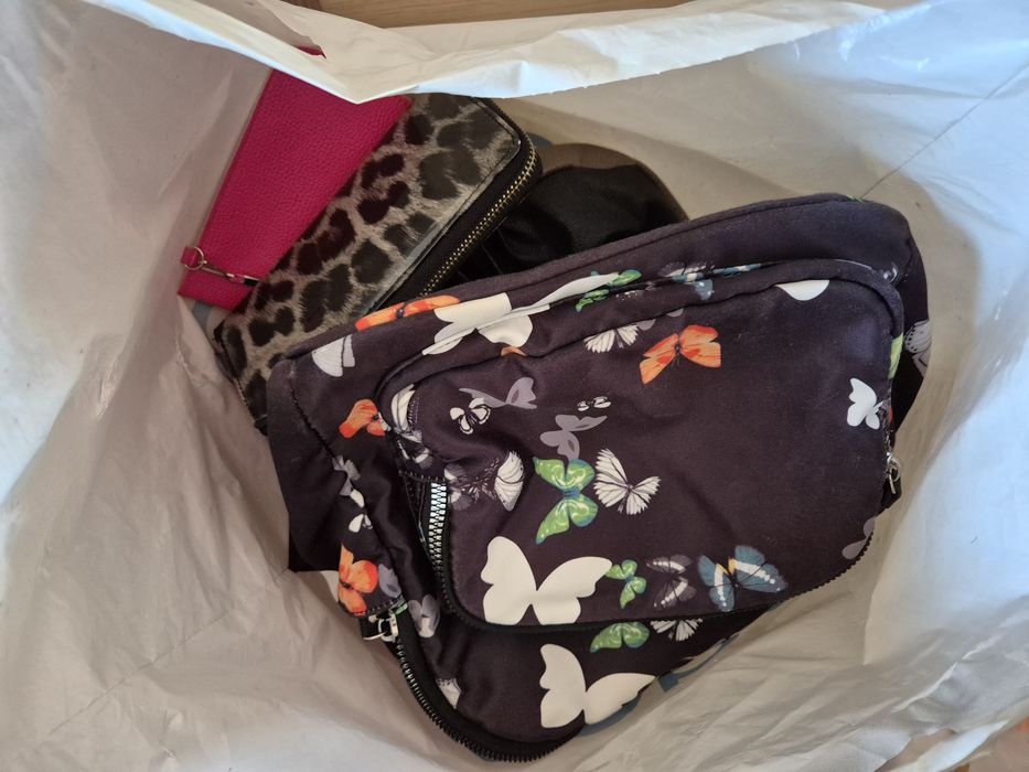 Разпродажба на чанти и торбички