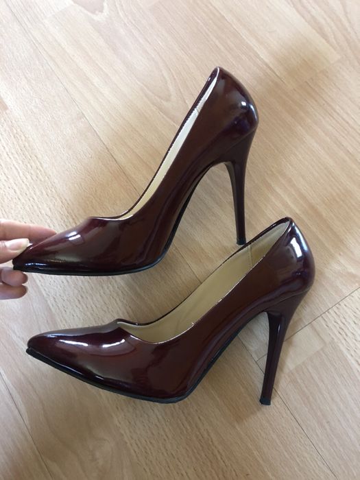 Stiletto visinii - nu au fost purtati niciodata