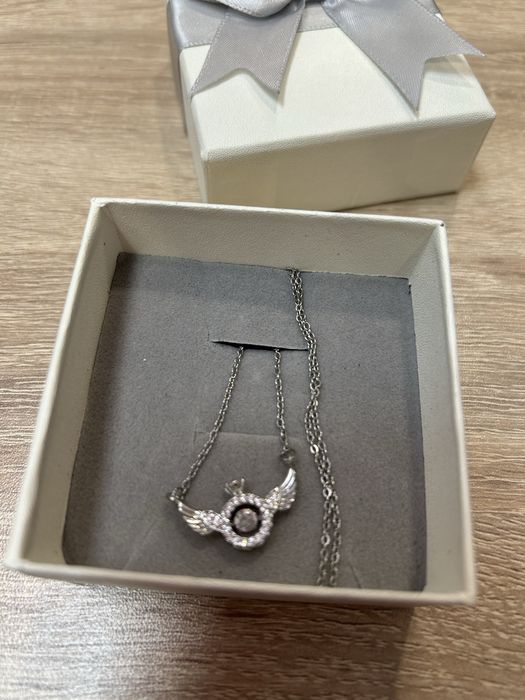 Продавам колие от медицинска стомана