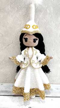 Кукла вязаная Казашка в свадебном наряде
