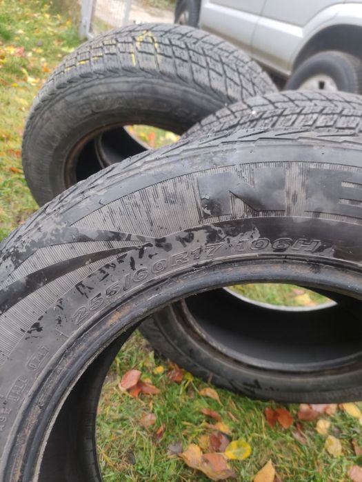 Nexen 255 60 17 .