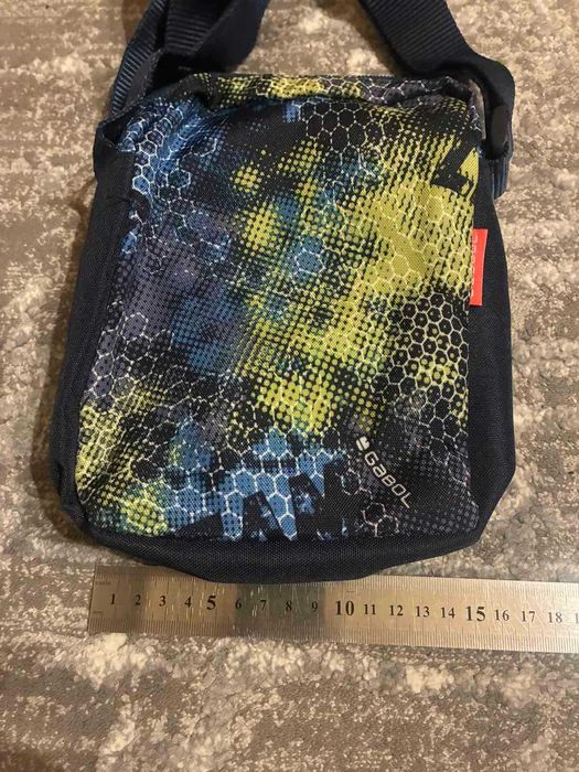 Чантичка през рамо с футболна топка