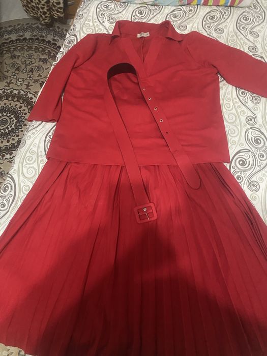 Продам костюм недорого