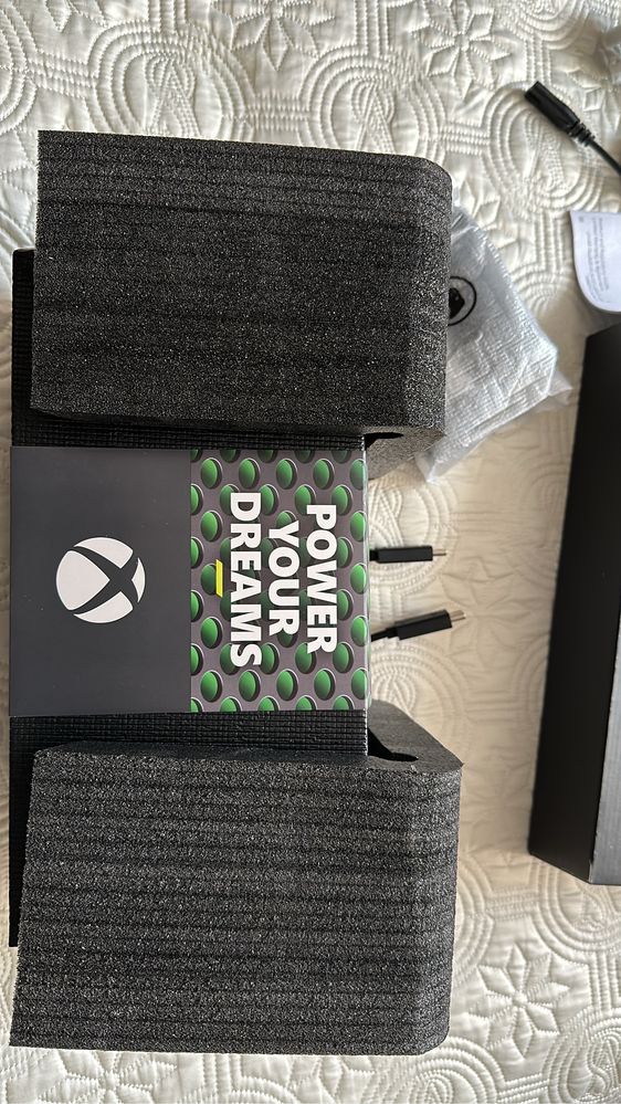 Продам Xbox series X 1tb