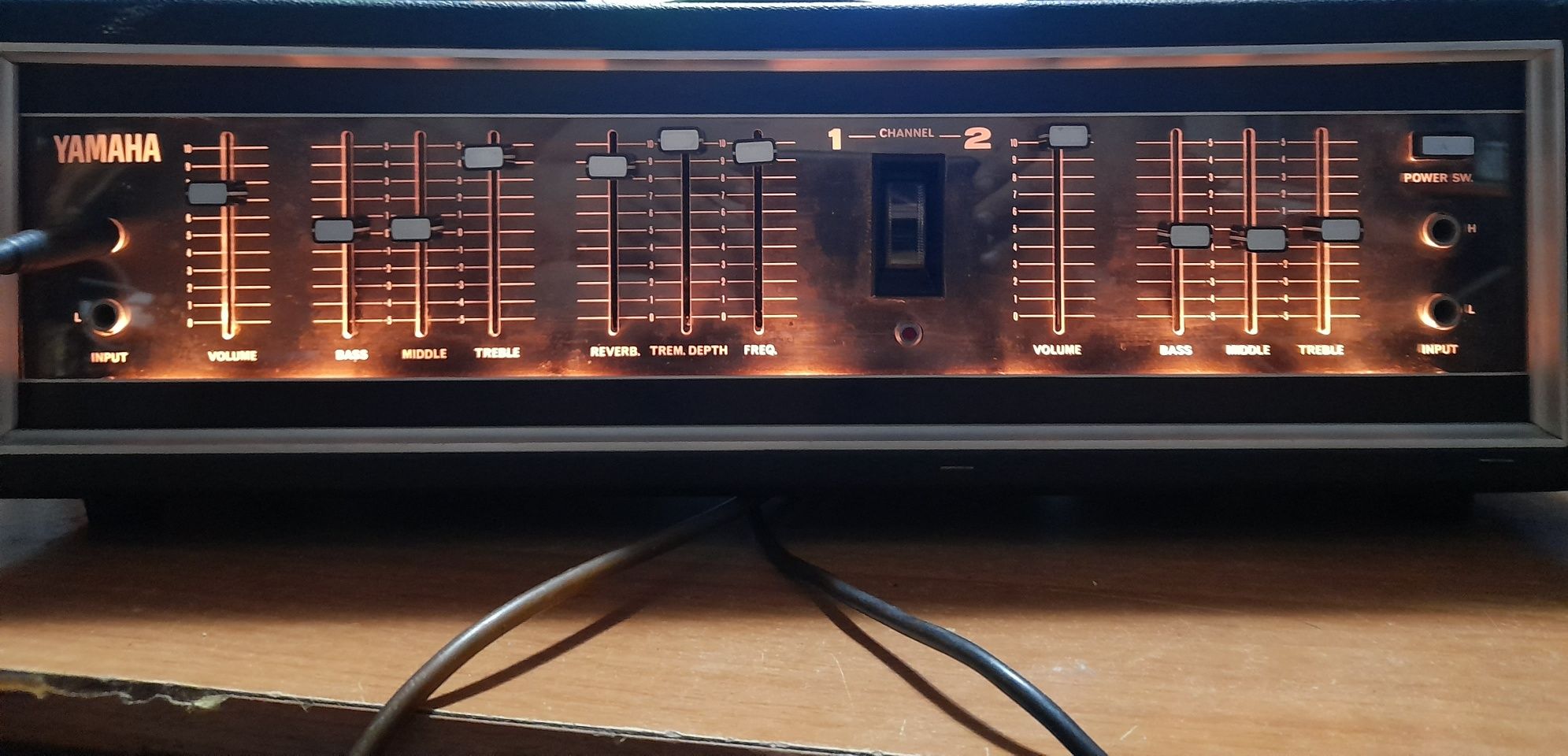 Yamaha PE 100 preamplificator chitara ( efecte )