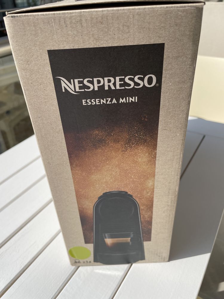 Кафемашина Nespresso Essenza Mini