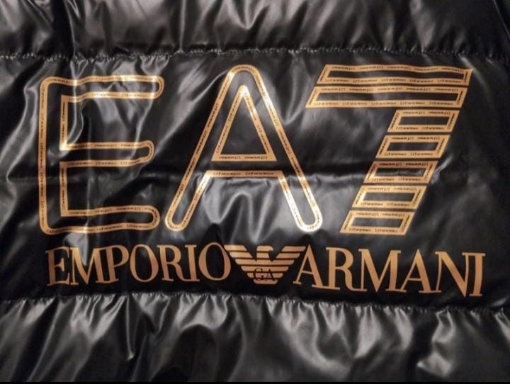 Geaca Emporio Armani cu certificat de autenticitate