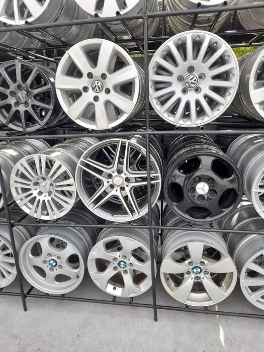 Vand jante aliaj  toate mărimile .